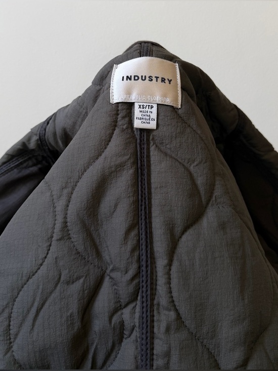 Green Lightweight Casual Quilted Jacket XS Women Like New Worn Twice Spring Fall - Picture 7 of 8